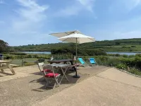 Beachfront at Baie des Trépassés Các khách sạn ở Cleden-Cap-Sizun