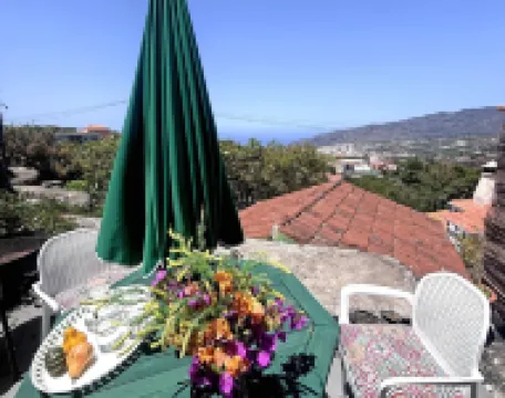 Sombrero de Pico C, with shared swimming pool in El Paso, island of La Palma Hotels in El Paso