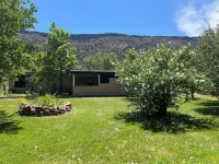 Relaxing Riverfront Taos Staycation, Pet Friendly!