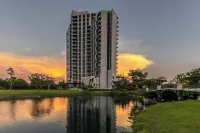 Modern apartment with lake view in Merida