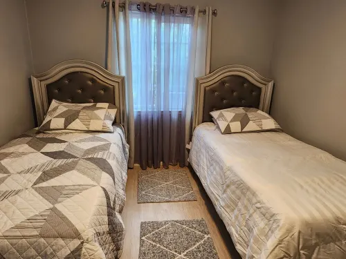 Beautiful 3-bedroom House> San Diego County > Spring Valley, CA. with AC/ Wi-Fi