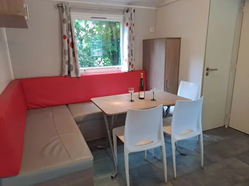 Mobile Home Dans un Camping Familial Animaux de Compagnie Acceptés Hotels in Munster