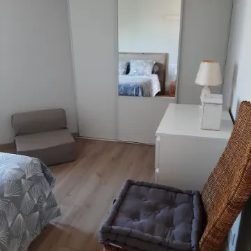 T2 house with small adjoining plot, very nice.