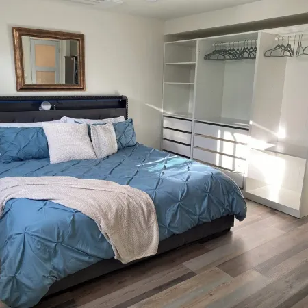 1-bedroom, with fireplace, king bed and cruiser bikes.