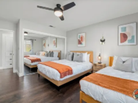 Poway Panorama Peak Hotels in Poway