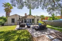 Cute Cottage Close to Downtown! w/Firepit