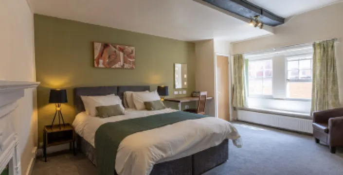 เดอะแวร์เฮาส์ โรงแรมใน