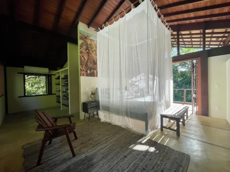 4-bedroom Property in beautiful Cassange Beach with WiFi, AC. Pet-friendly!