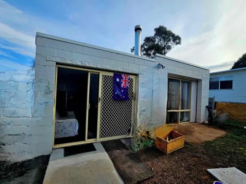 Self contained family snow accommodation  just 45 mins to the resorts Hotels in Berridale