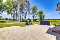 Updated Cape Charles Home ~ 2 Mi to Beachfront! - Wifi