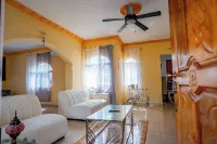 Charming 3-bedroom house with wifi and AC in Higuey, have a local experience!!