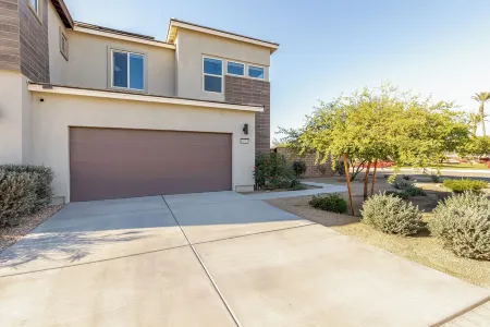 Pool & Spa, Sauna, Game Room, Firepit, BBQ, Epic Lakeside and Mountain Views