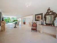 Lion Quay House, Fine Art & Luxury in the Caribbean's finest Exclusive Resort