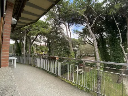 Large apartment in the heart of Lignano + parking! Suitable for one or more families!