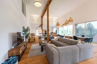 Le Refuge des Brumes - 500m2 house with 7 bedrooms, 7 bathrooms & spa in the Vosges mountains 克松呂－隆日梅住宿飯店