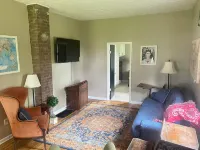 Historic Schoolhouse - Private Yet Central minutes from 480 and the Turnpike Hotels in Streetsboro