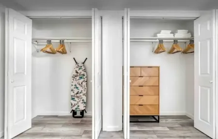 15 minutes to NYC+Washer&Dryer Onsite Parking