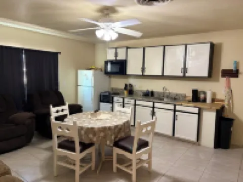Cozy 2 Bedroom Apartment Getaway with AC Hotels in Safford