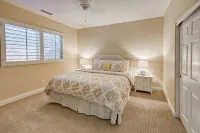 Private Golf Cart and Mountain Views - Elegant Retreat