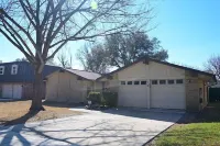 Heated 4Br • Furnished • WiFi • Laundry • Randolph • W/D • San Antonio - WiFi