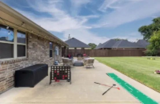 Aggie Escape  4BR+Fire Pit + Yard Games Near A&M