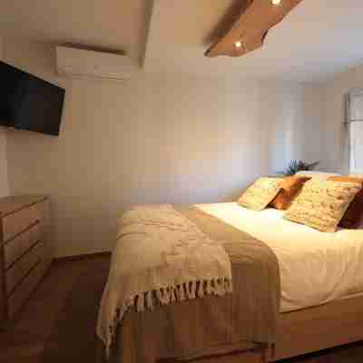 Gîte de Charme Avec Jacuzzi et Sauna Privatifs Rooms