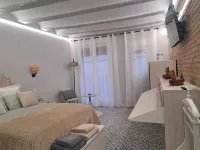 Logroño Historical Center Apartment. The balcony of Caballerías. فنادق في 