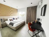 Luxueux 120m² avec terrasse privée sud et piscine Hotels in 