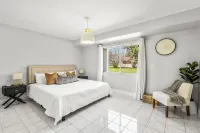 Cozy 3BR Vero Beach Retreat 10 Mins to Beaches. Early Check-In & Late Check-Out!