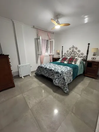 CENTRAL FAMILY HOUSE Отели в г. Ла-Линеа-де-ла-Консепсьон