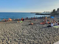 Entire apartment located 30 meters from the sea Hotel a Pegli