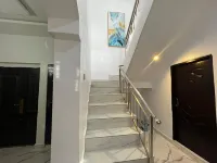 Cozy 2-bedroom apartment in Ikeja with AC, WiFi, & fully equipped kitchen.