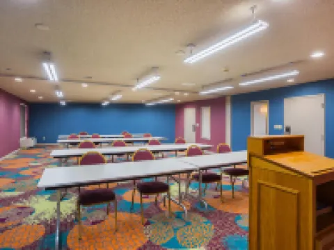 Clarion Inn & Suites Hotels in Vanderburgh County