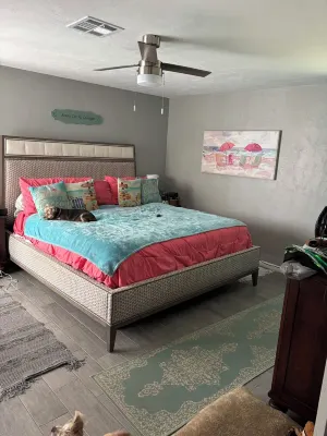 Charming 2-bedroom pool home with AC, WiFi in Lehigh Acres