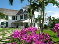 Buccaneer Hill 6 Bedroom Home - parking