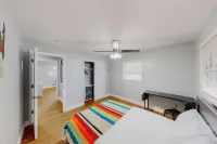 Cozy Split Level Pet Friendly Monthly Rental Home