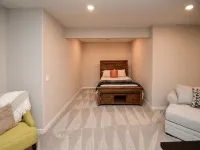 6Br, Sleeps the Crew Hotels in Elkhorn