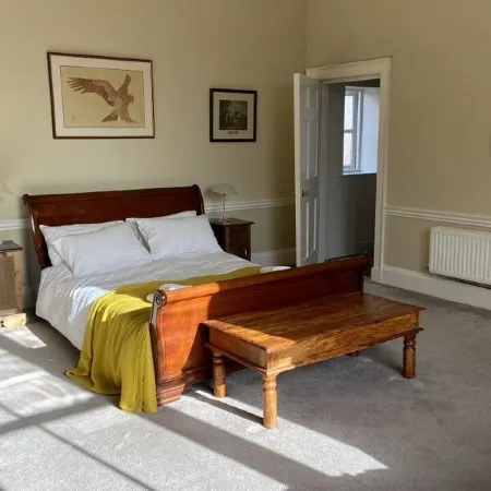 Large, comfortable Manor House near Ludlow with ten en-suite bedrooms.