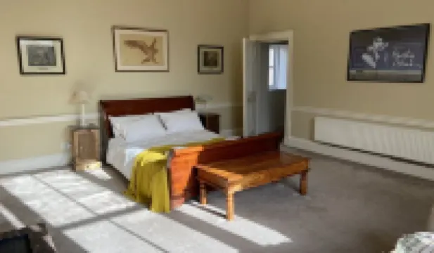 Large, comfortable Manor House near Ludlow with ten en-suite bedrooms.