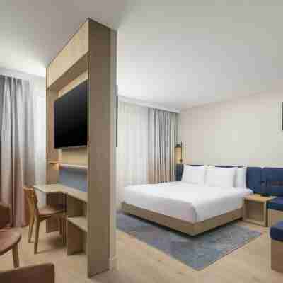 Hampton by Hilton Paris Charles de Gaulle Airport Rooms
