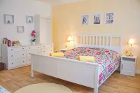 Stylish Lodge getaway in Wine Country Kozi Hradek - Mikulov周辺のホテル