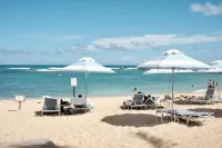 Aloha Surf Condo - Private Deck - Pool - E-Bikes