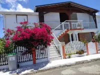 Rent high villa (villa fleurie), furnished price: 850 euro, charge included.