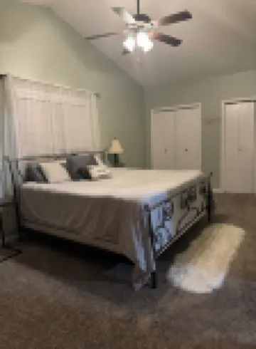 Charming 3-bedroom house with breathtaking views of the Lake of the Ozarks