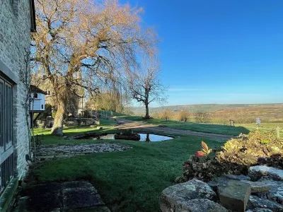 Little Barn Escape: Serene Getaway with Scenic Views of Corfe Castle Hotel in zona Dorset Adventure Park