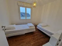 Maison Ti Laouen Entre Bourg et Plage au Calme Avec 3 Chambres et du Jardin Hotels in Plouhinec