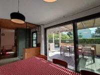 Comfortable house 50m from the sea Hotels in Jullouville