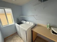 4bd 2.5 ba/4King Beds/ W/D/  Fenced Yard/ 24hr Security Hotels in Fife