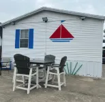 Cozy 3-bedroom mobile home. Ideal for boating & jetski enthusiast.