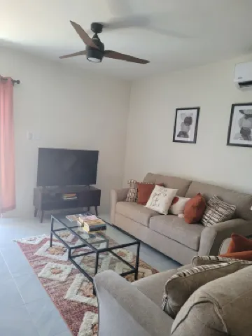 Tranquil 2-Bedrooms Townhome Hotels in Discovery Bay